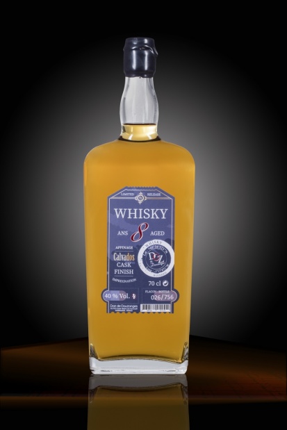 <strong>Whisky  8 a&ntilde;os Calvados cask finish</strong><br/>70 cl